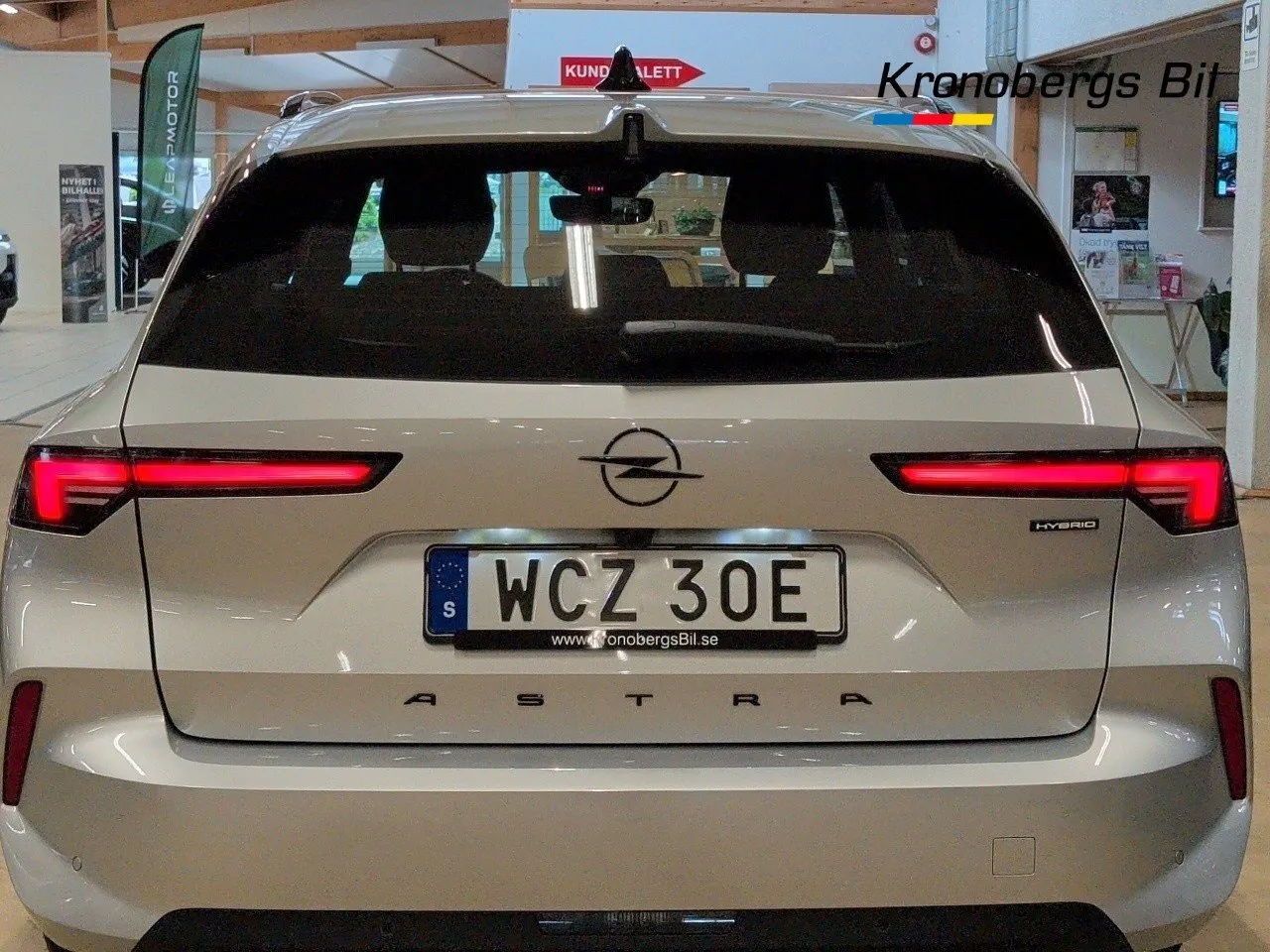 Vehicle image 21