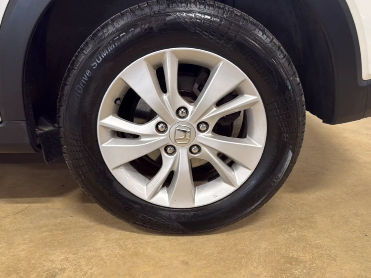 Vehicle image 14