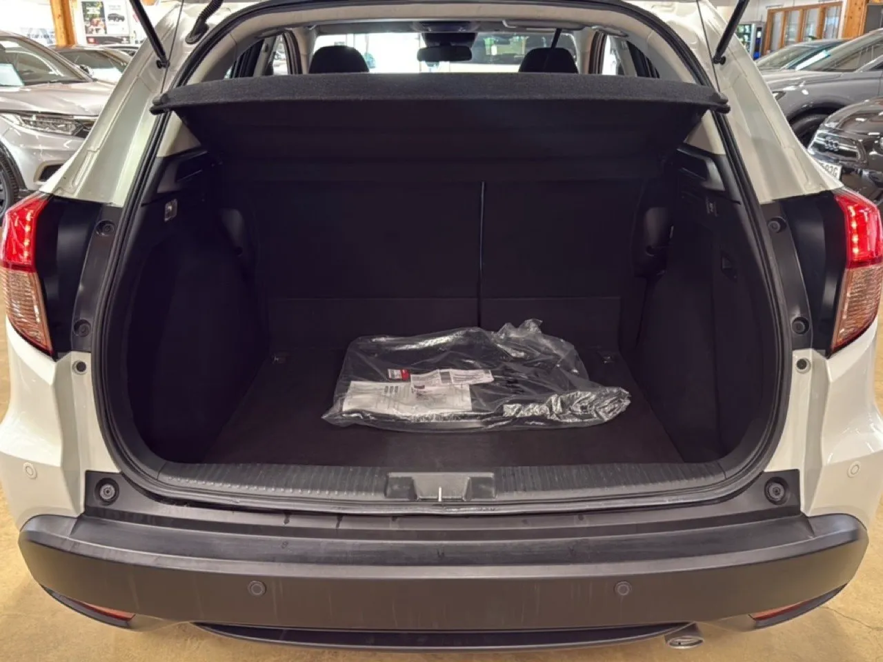 Vehicle image 13