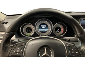 Mercedes E220 bild 10