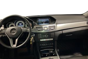 Mercedes E220 bild 9
