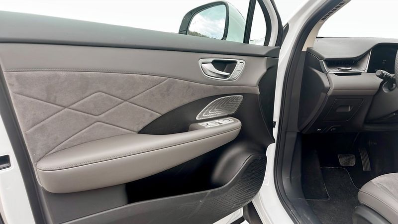 MG S6 EV bild 11