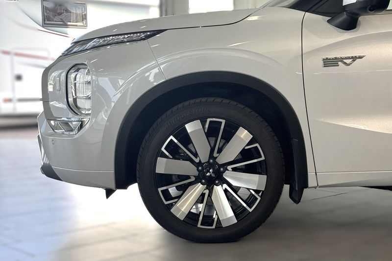 Mitsubishi Outlander bild 2