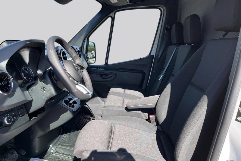 Mercedes e-Sprinter bild 8