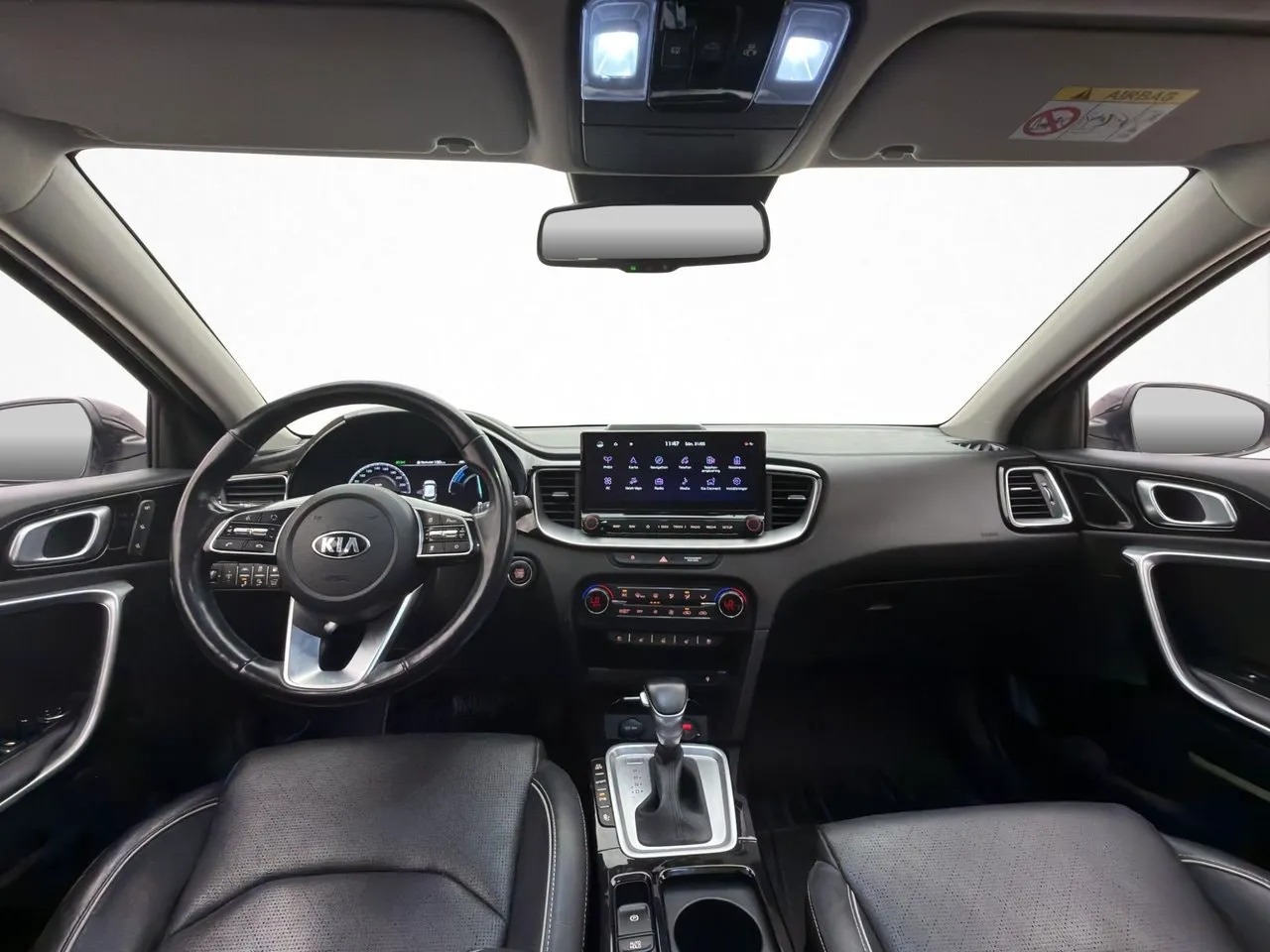 Vehicle image 18