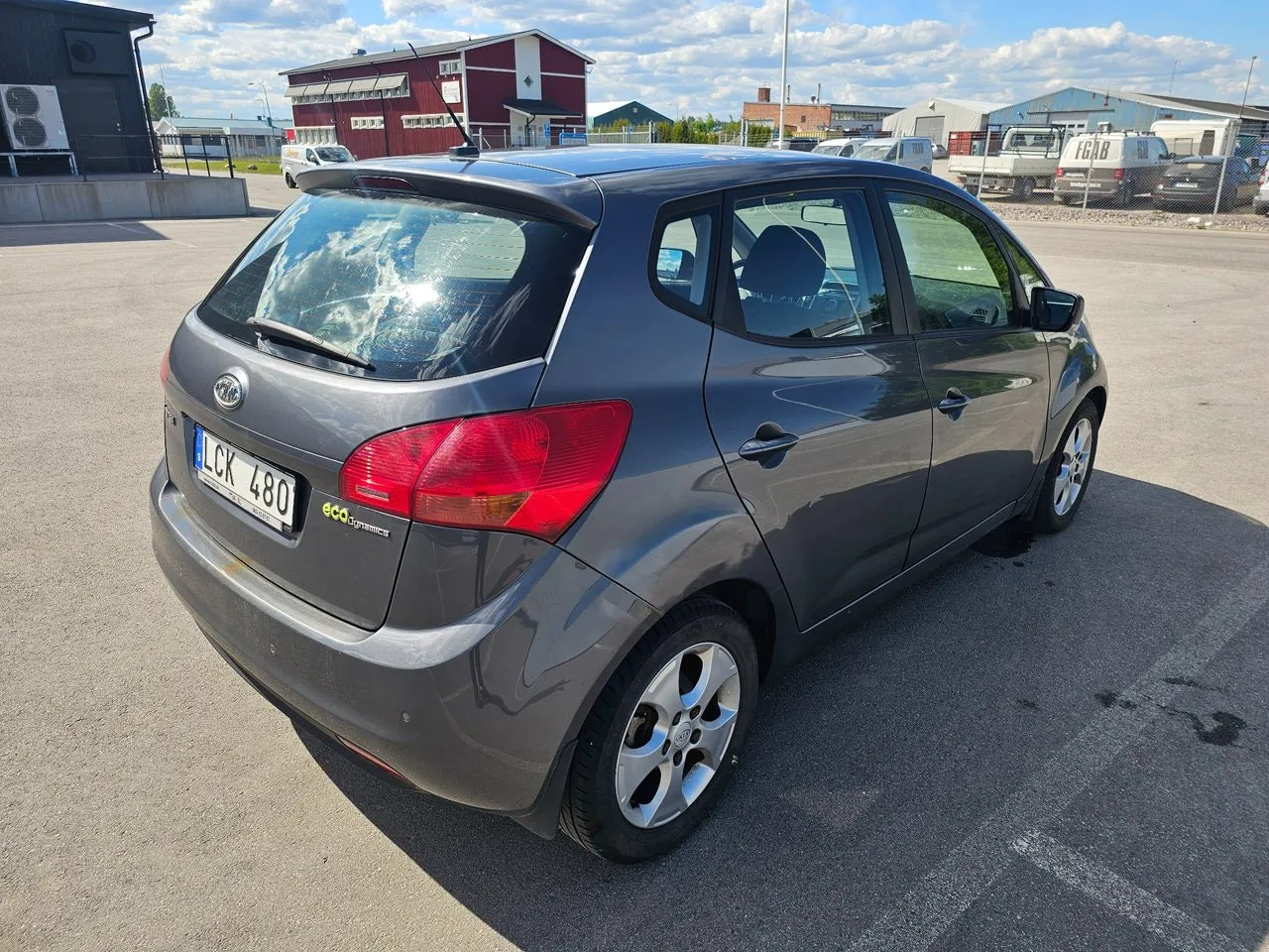 Vehicle image 5