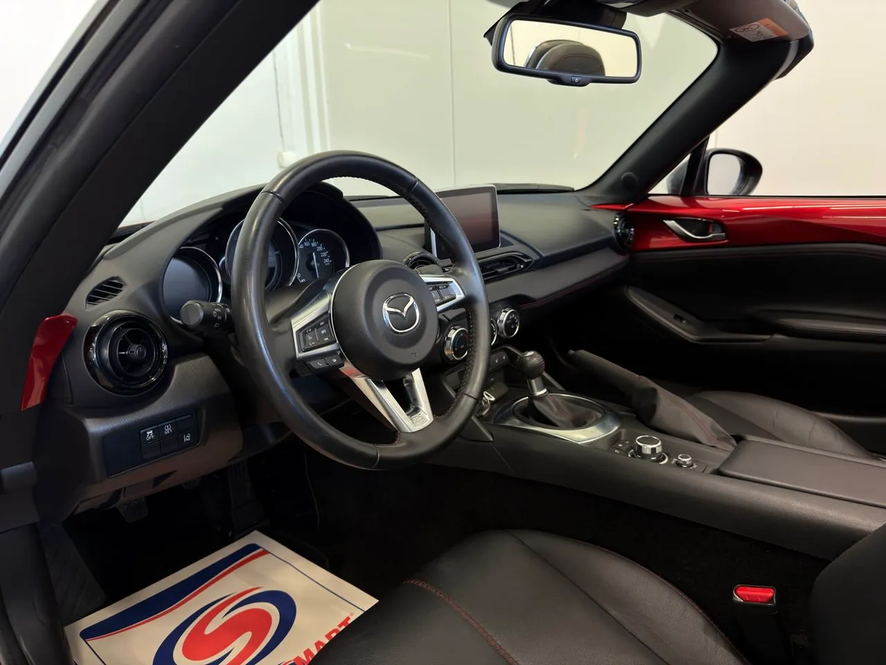 Vehicle image 16