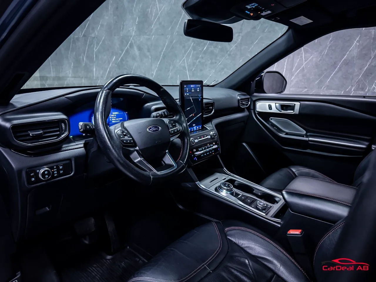 Vehicle image 10