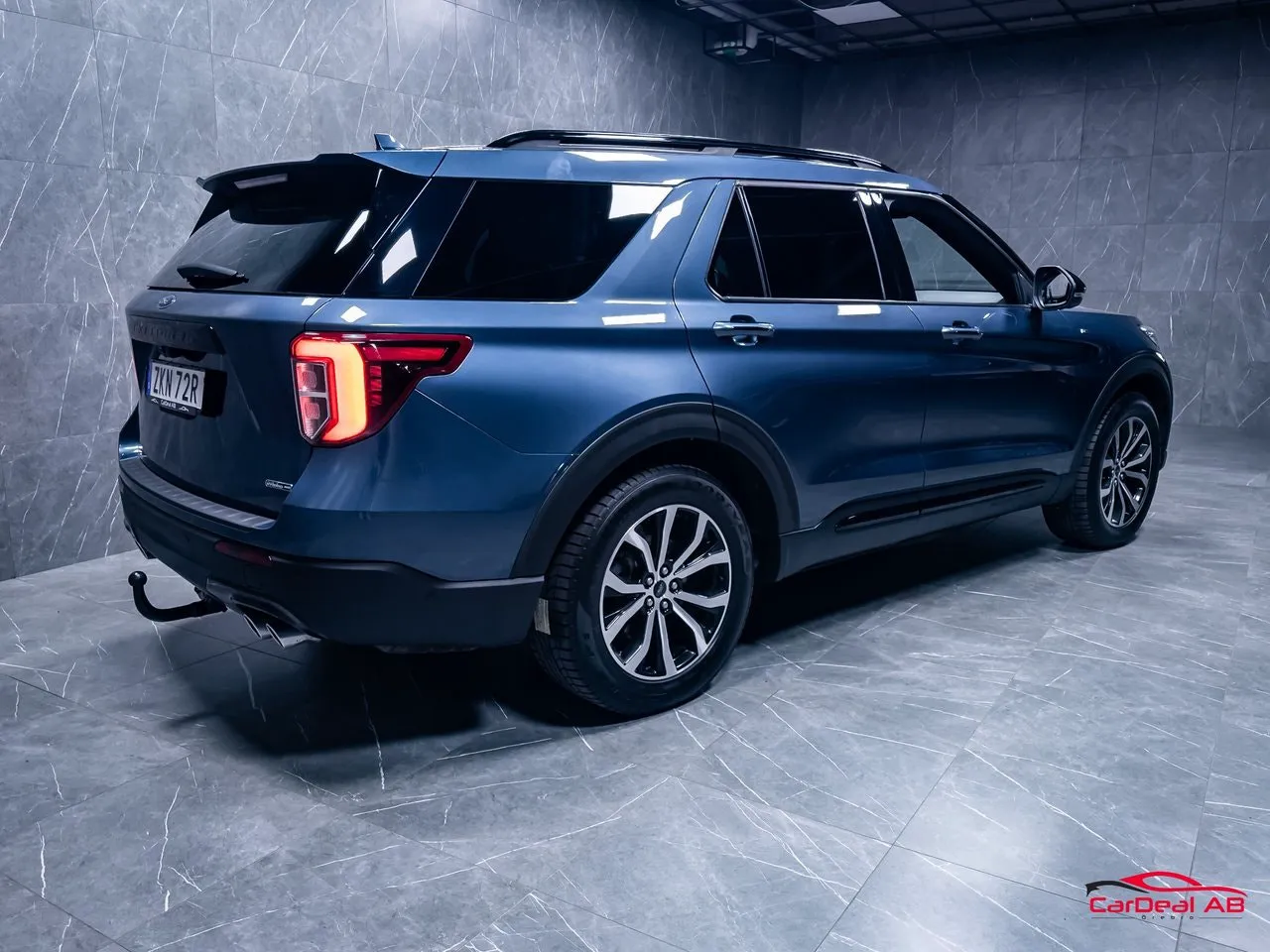 Vehicle image 6