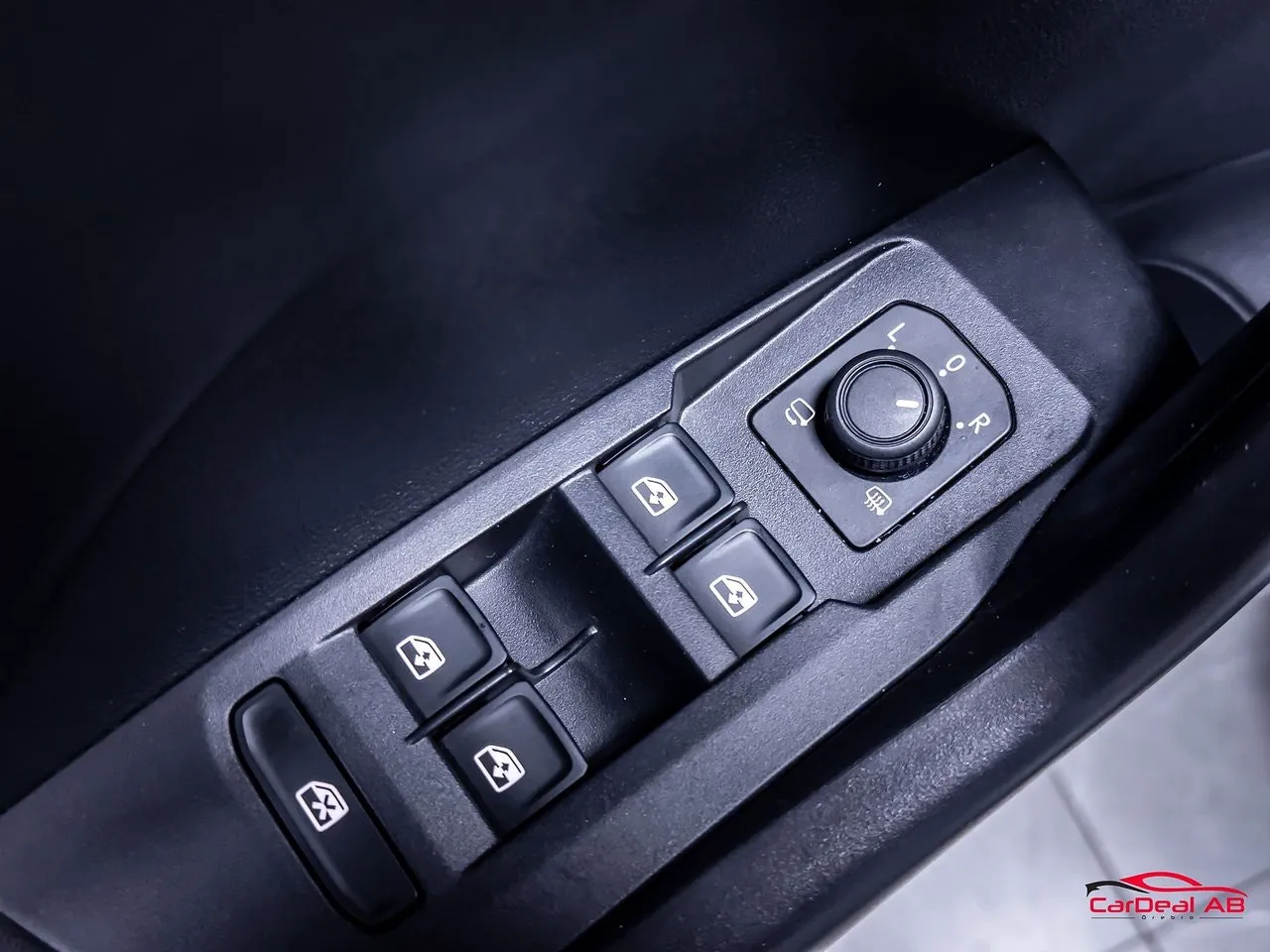 Vehicle image 24