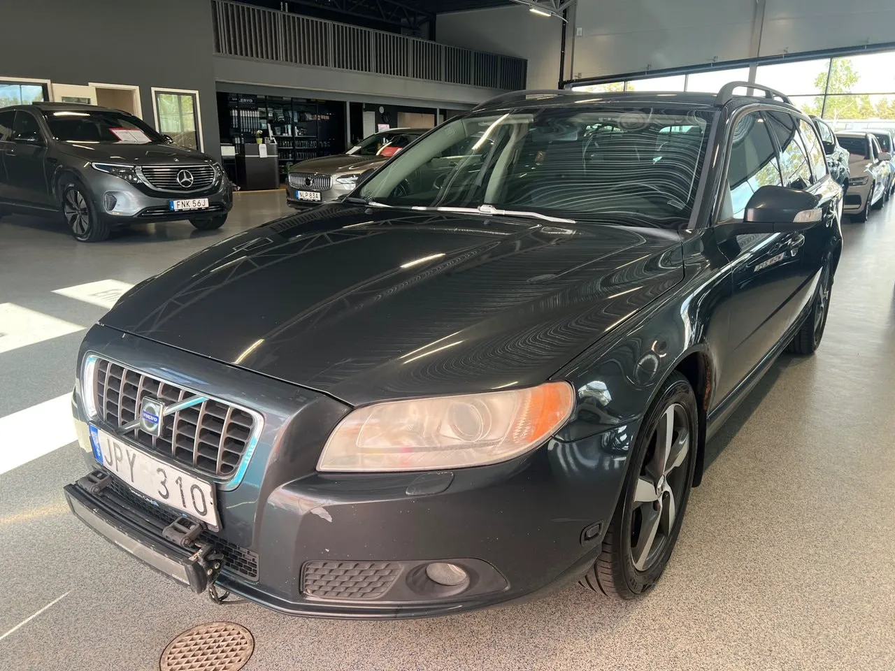 Vehicle image 7