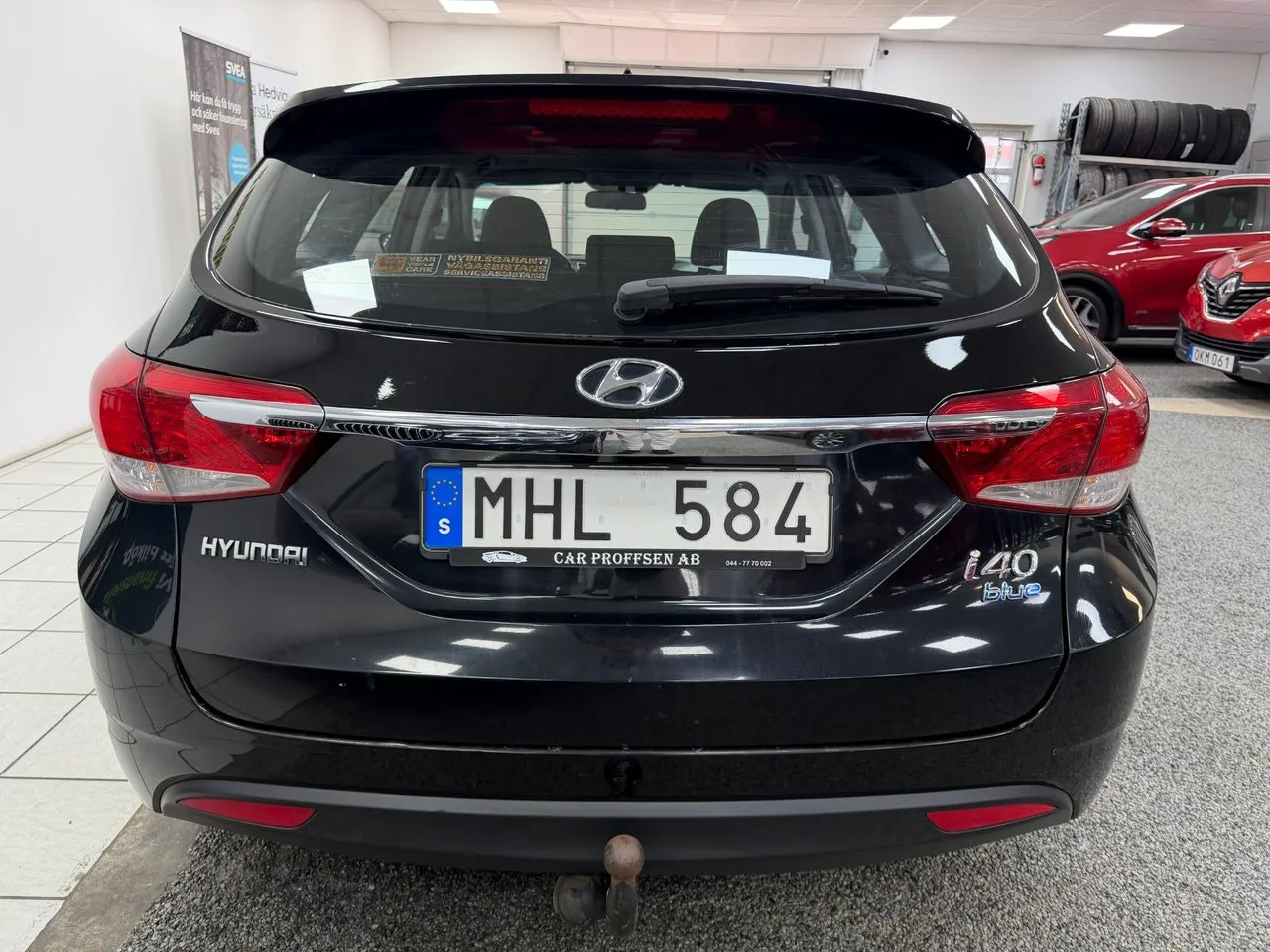 Vehicle image 16