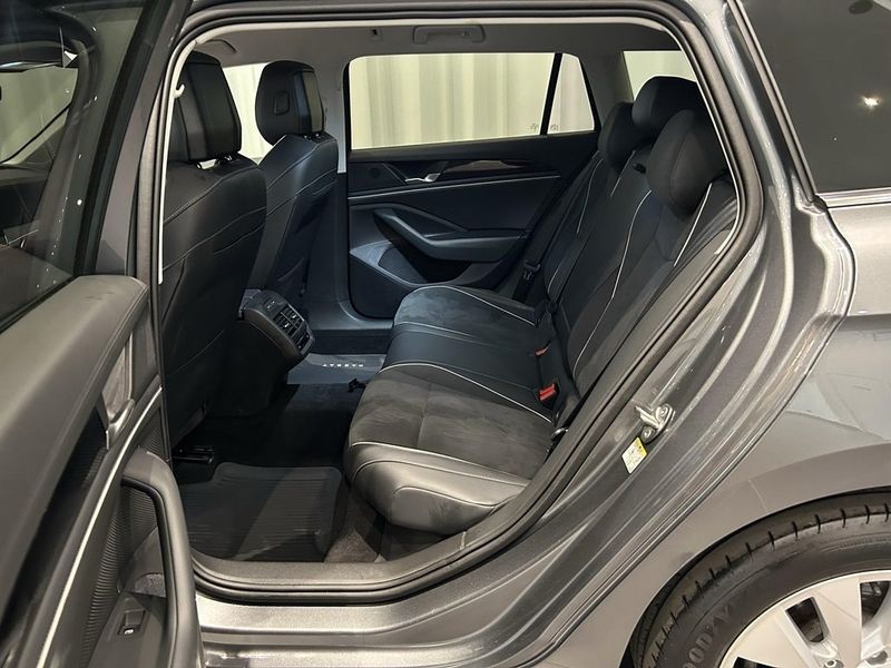 Volkswagen Passat bild 8
