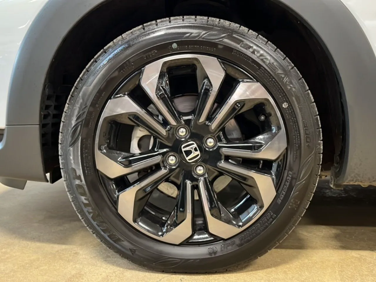 Vehicle image 20