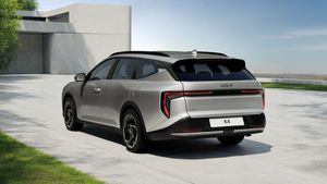Kia K4 bild 3