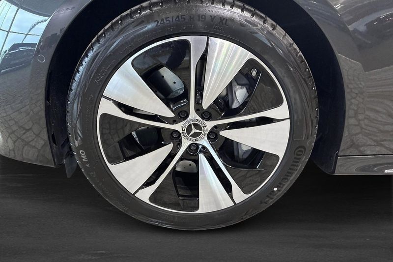 Mercedes E300 bild 5