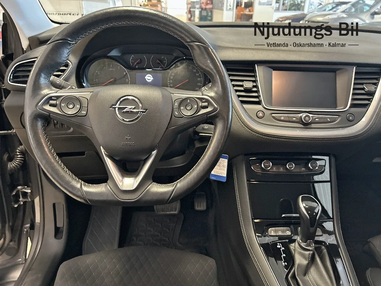 Vehicle image 8