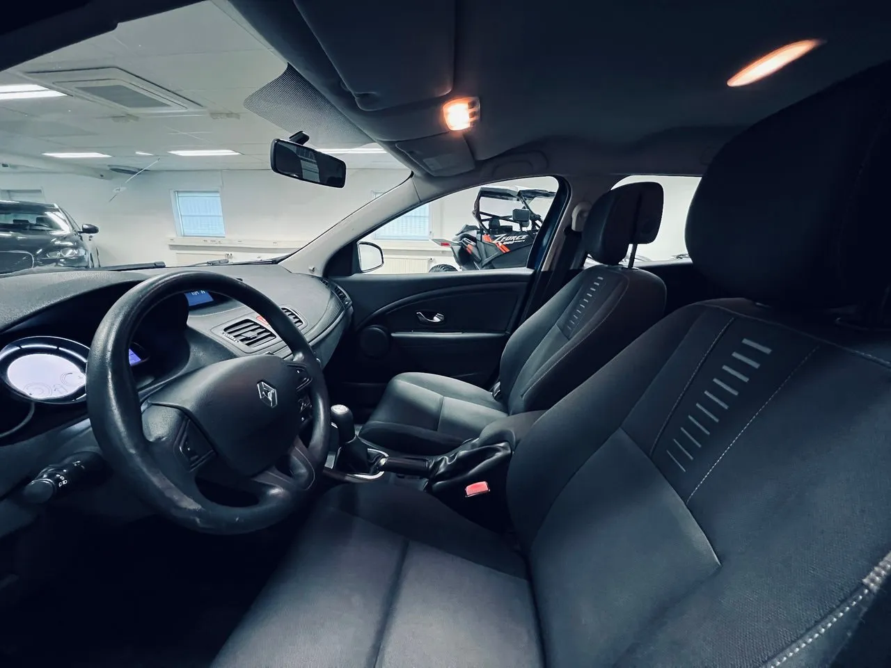 Vehicle image 9