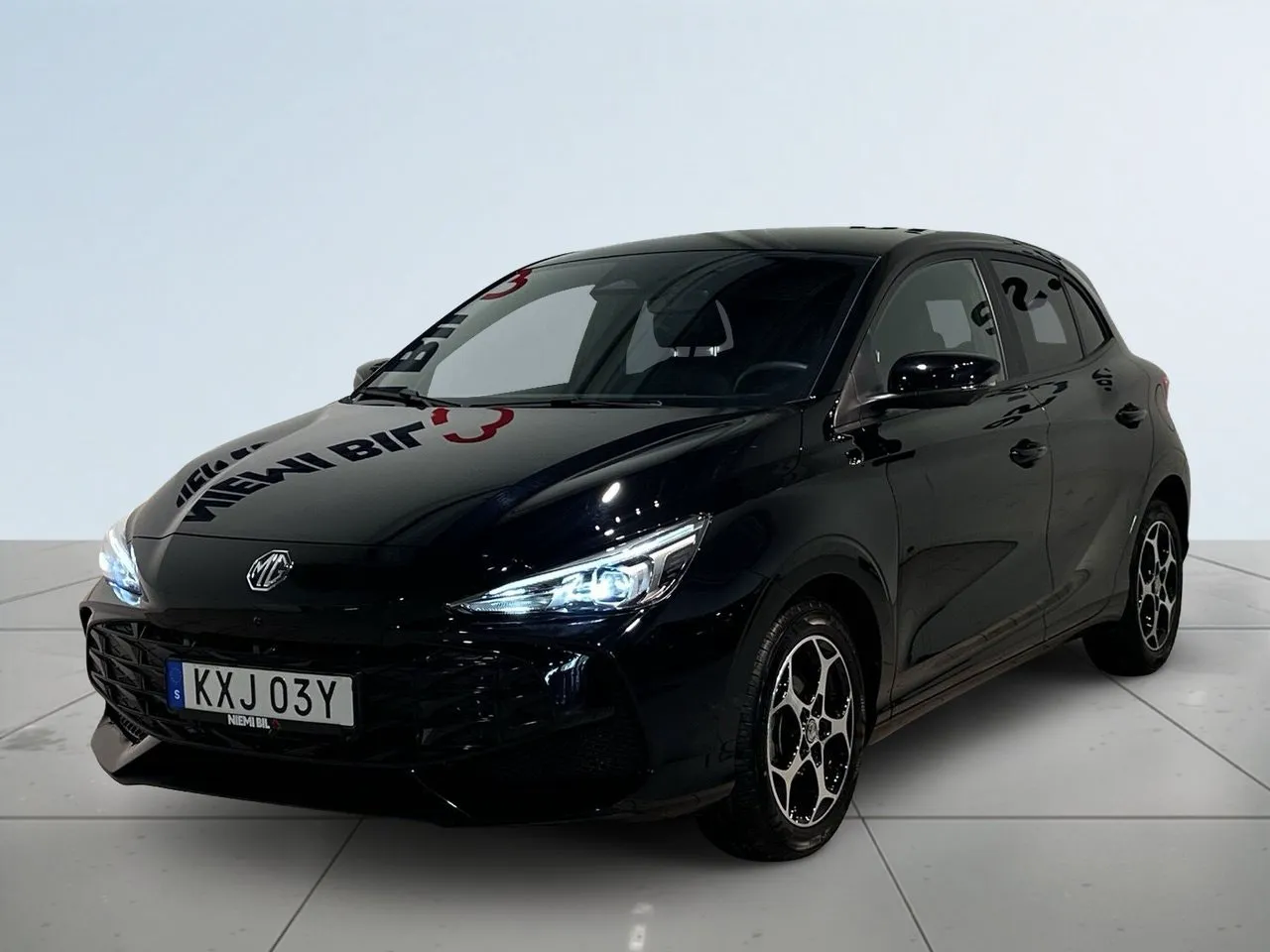 Vehicle image 15