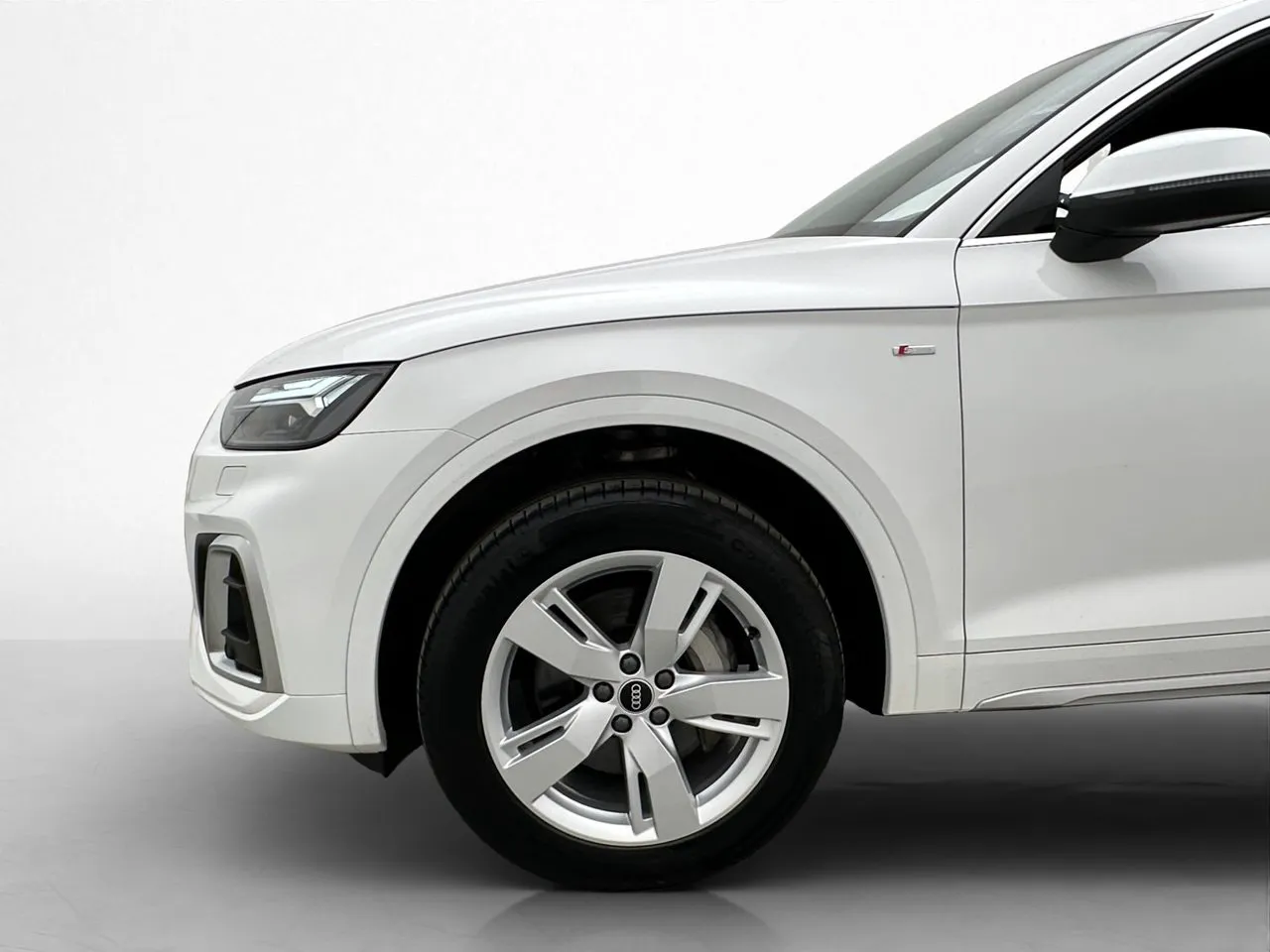 Vehicle image 30