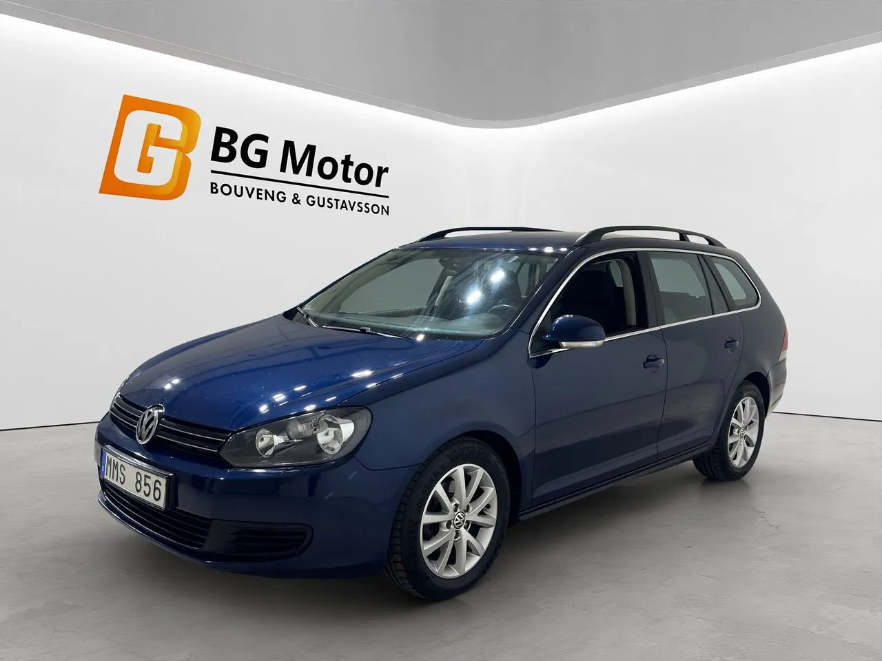 Vehicle image 6