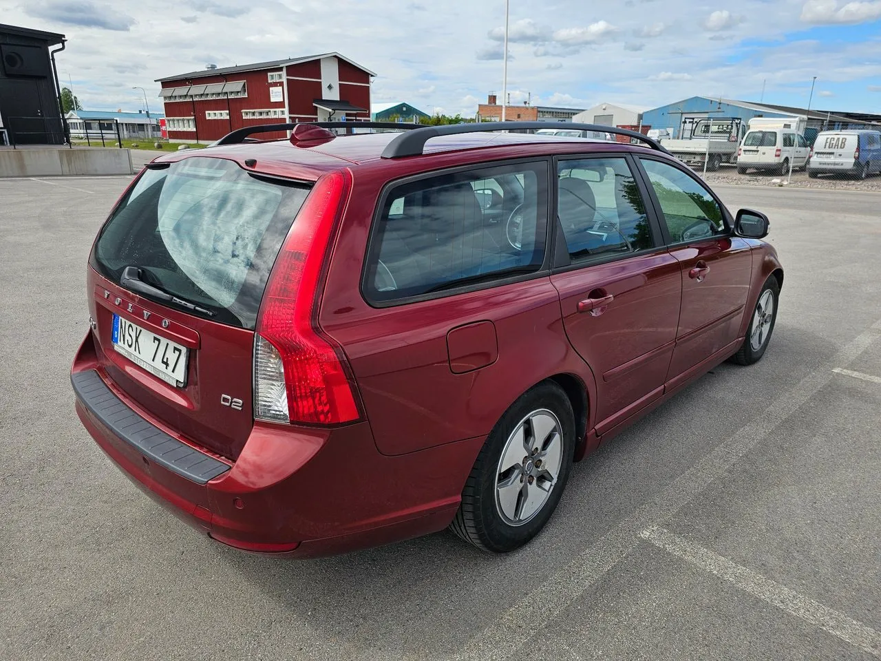 Vehicle image 4