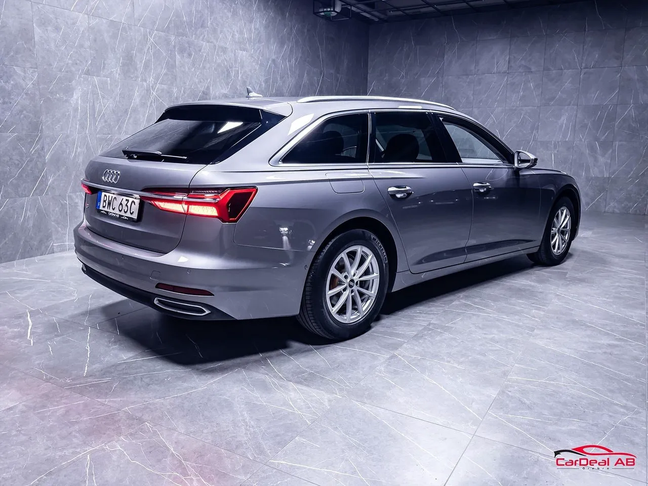 Vehicle image 6