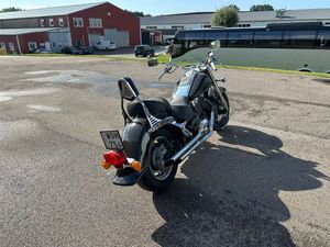 Suzuki Intruder bild 10