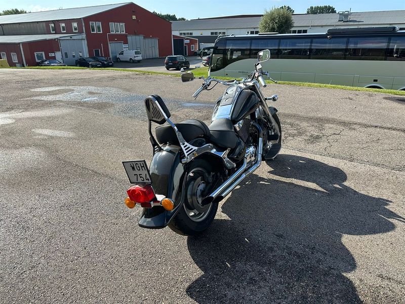 Suzuki Intruder bild 10