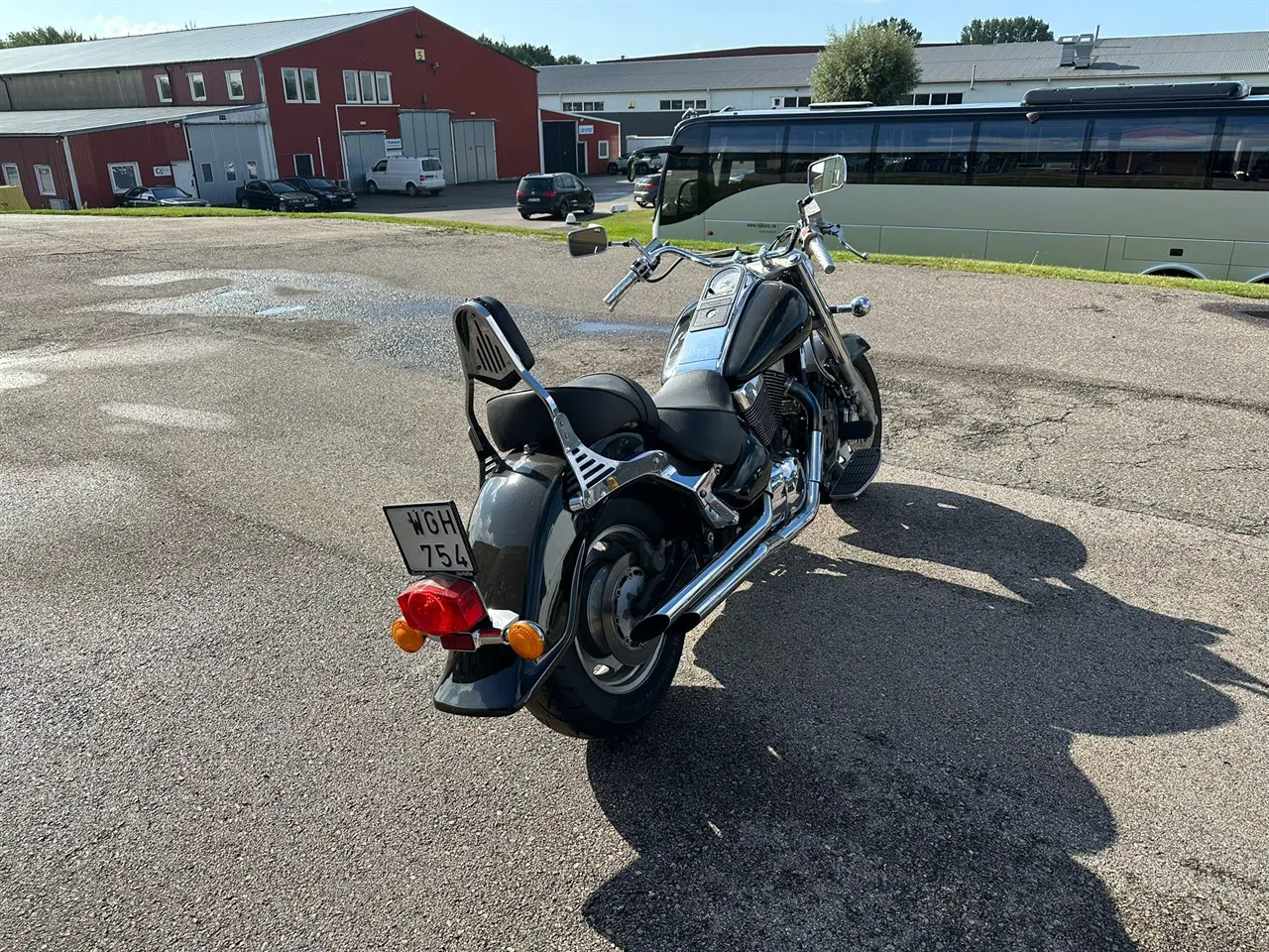 Vehicle image 9