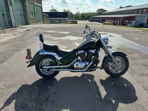 Suzuki Intruder bild 3