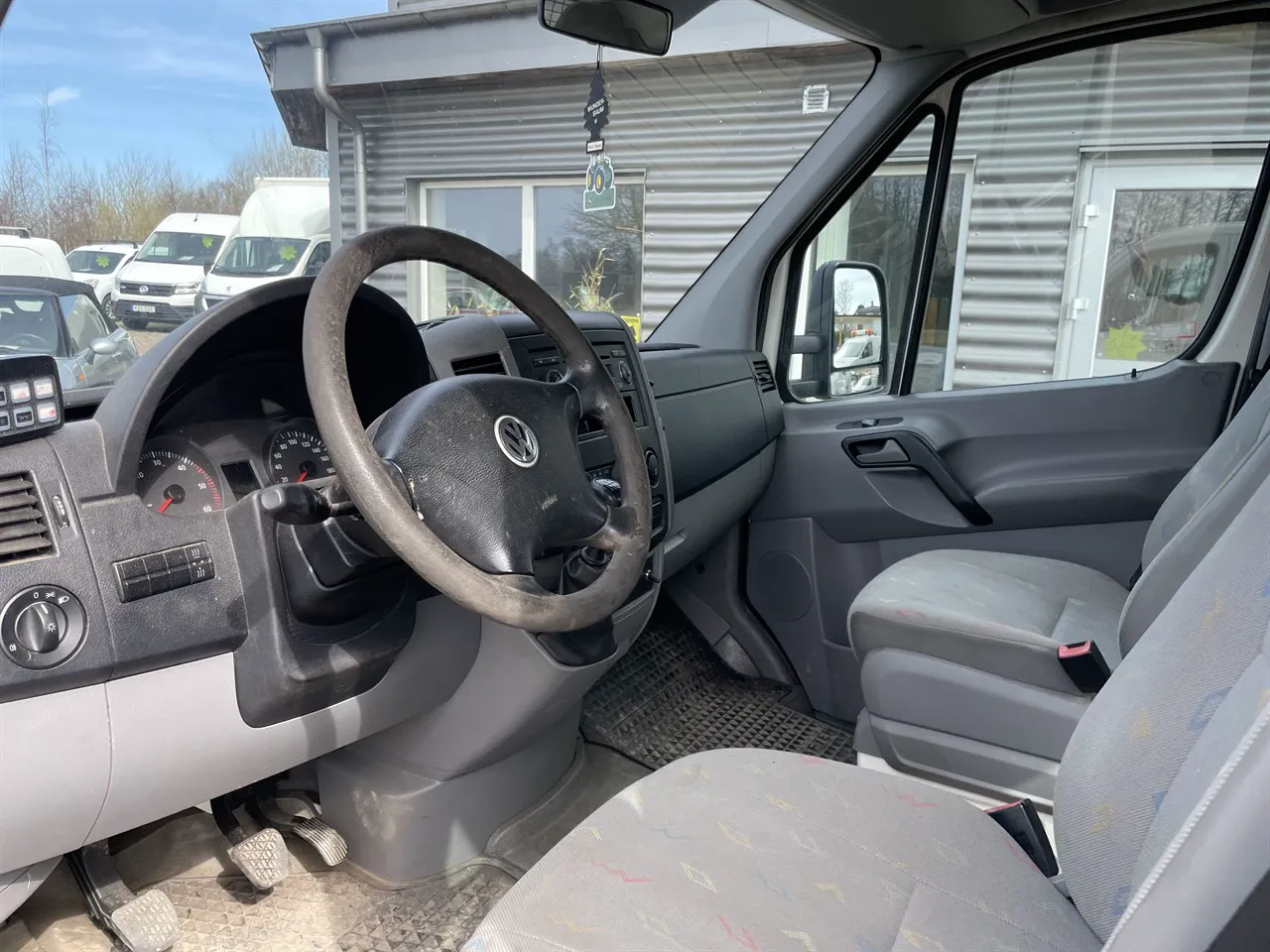 Vehicle image 7