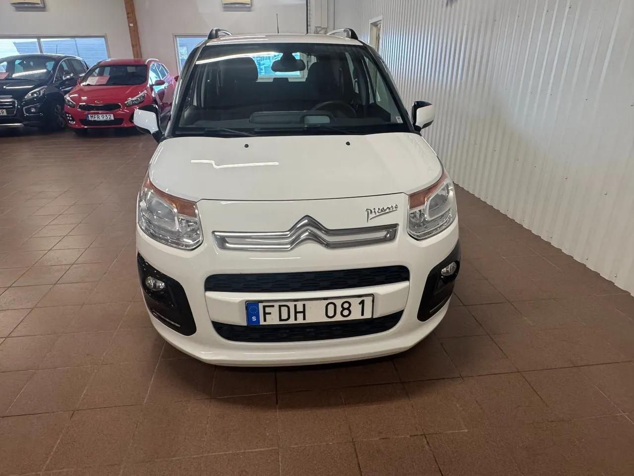 Vehicle image 1