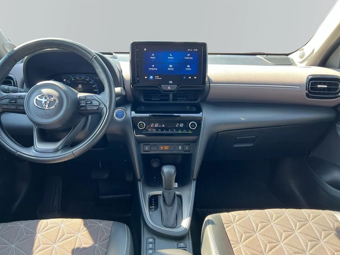 Vehicle image 7
