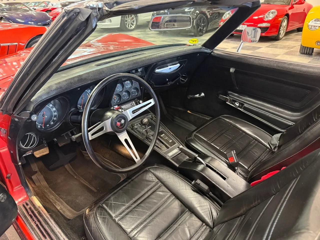 Vehicle image 16