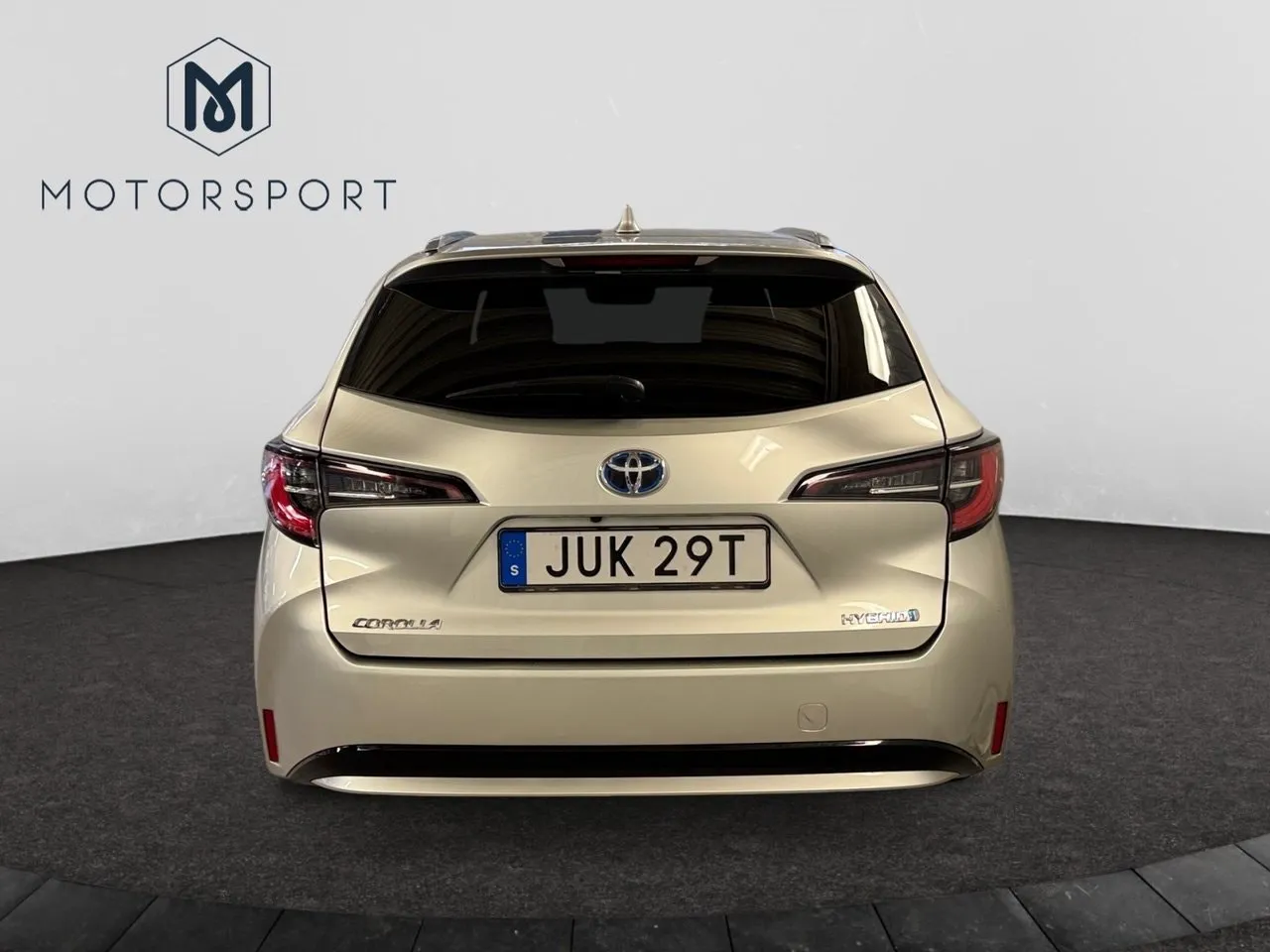 Vehicle image 6