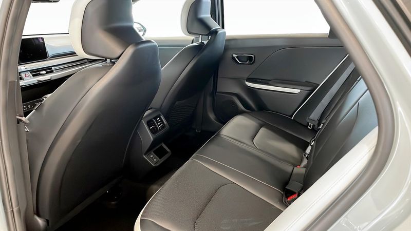 Kia K4 bild 9
