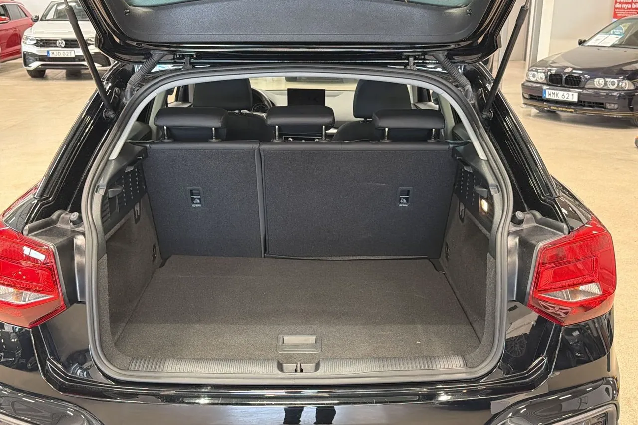Vehicle image 18