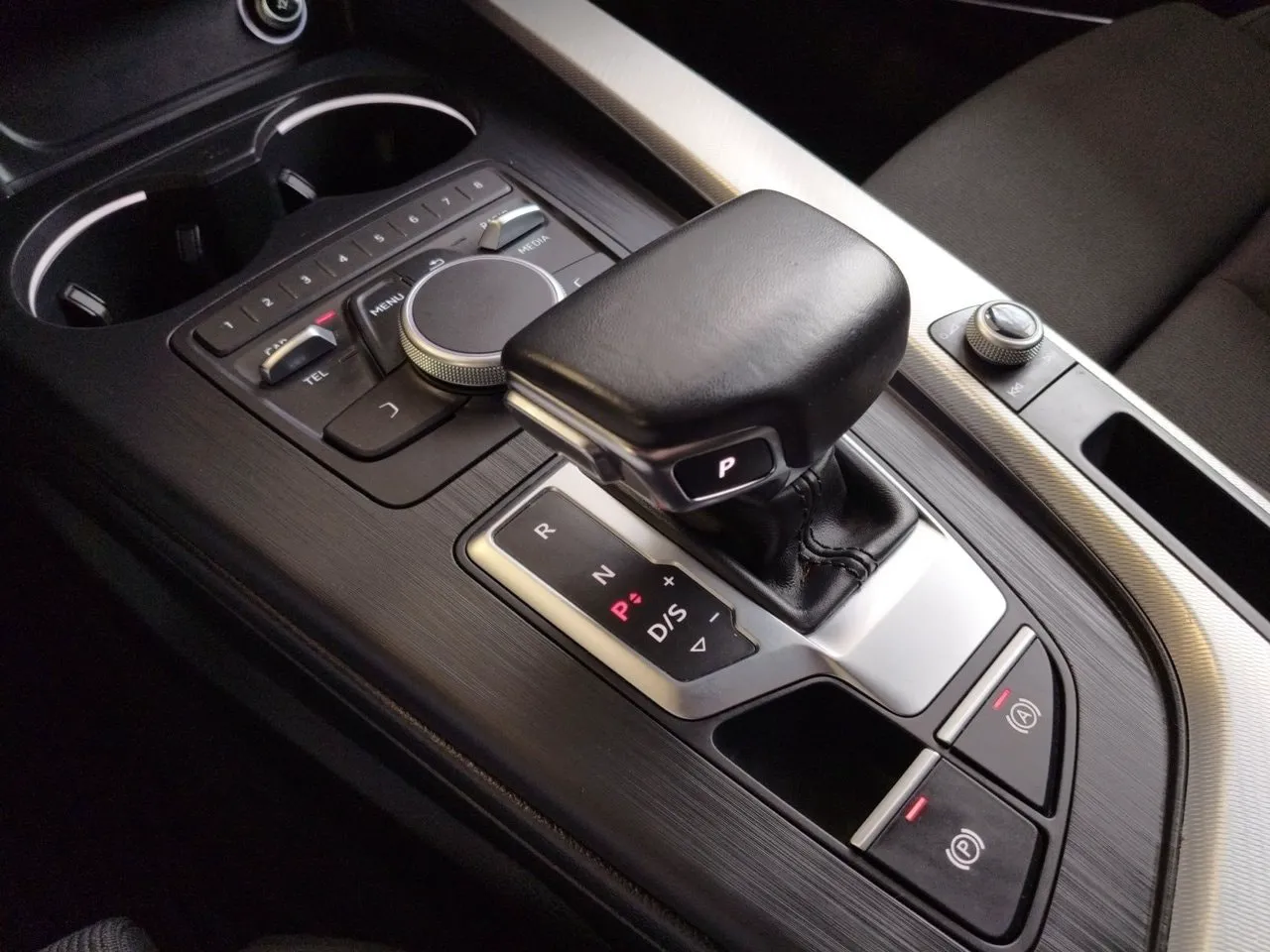 Vehicle image 18