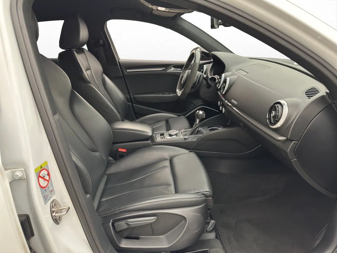 Vehicle image 31