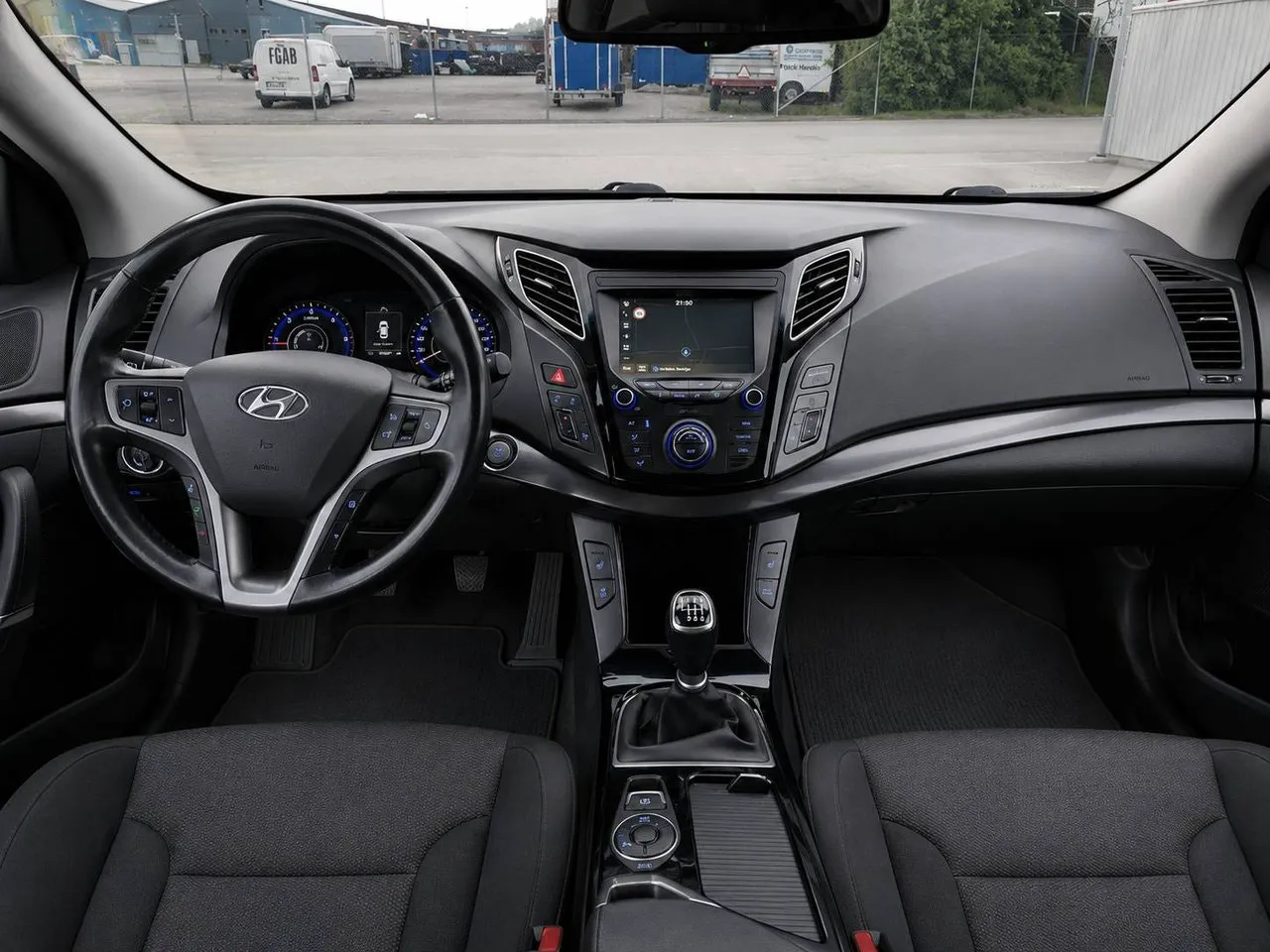 Vehicle image 8