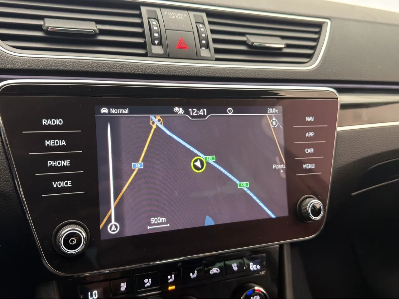 Vehicle image 21