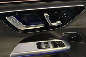 Mercedes EQE43 SUV bild 15