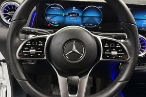 Mercedes EQB300 bild 7