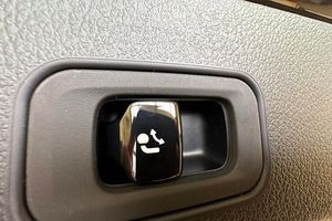Mercedes GLC300 bild 16