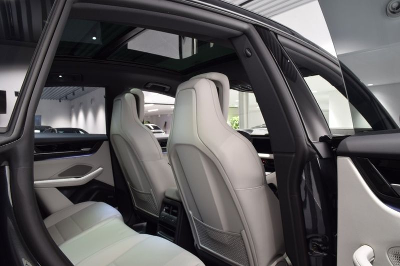Porsche Macan bild 13