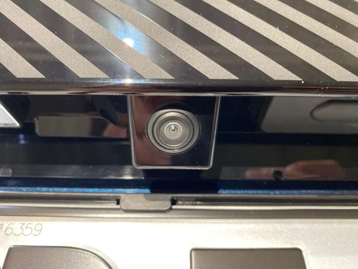 Vehicle image 11