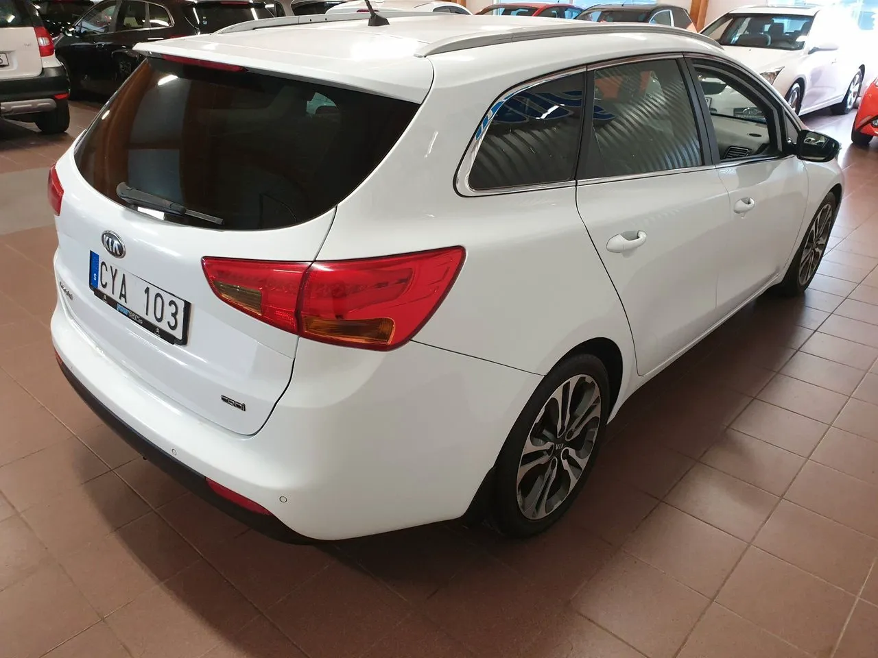 Vehicle image 4