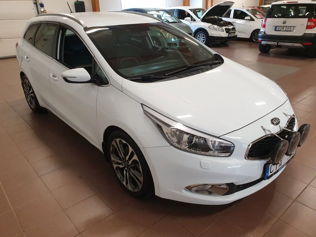 Vehicle image 5