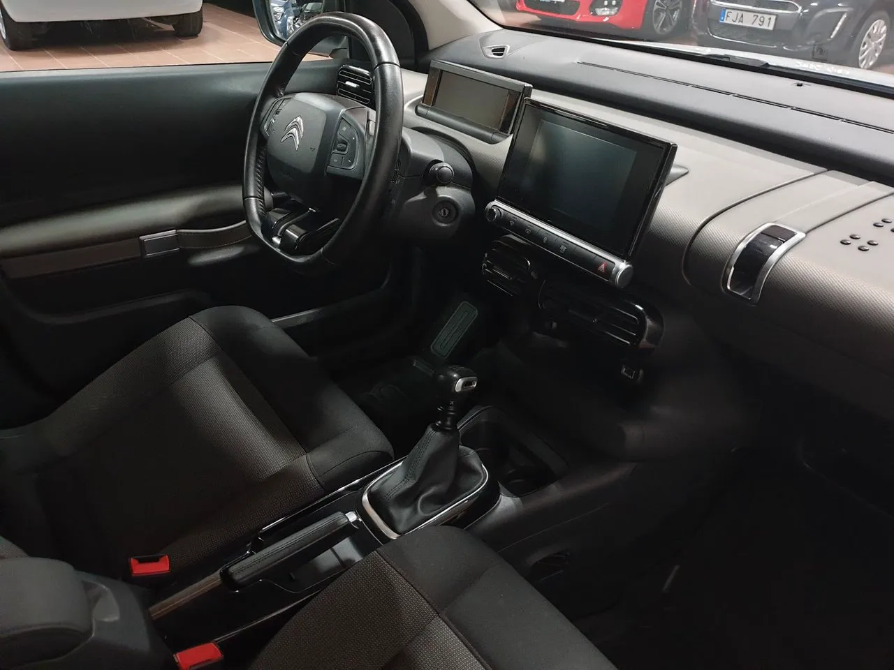 Vehicle image 3